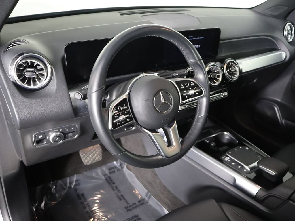 Used 2023 Mercedes-Benz GLB 250 4MATIC w/ Premium Package image 27