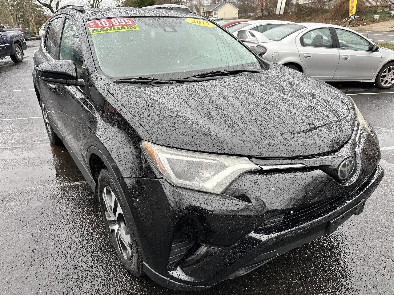Used 2017 Toyota RAV4 LE image 4