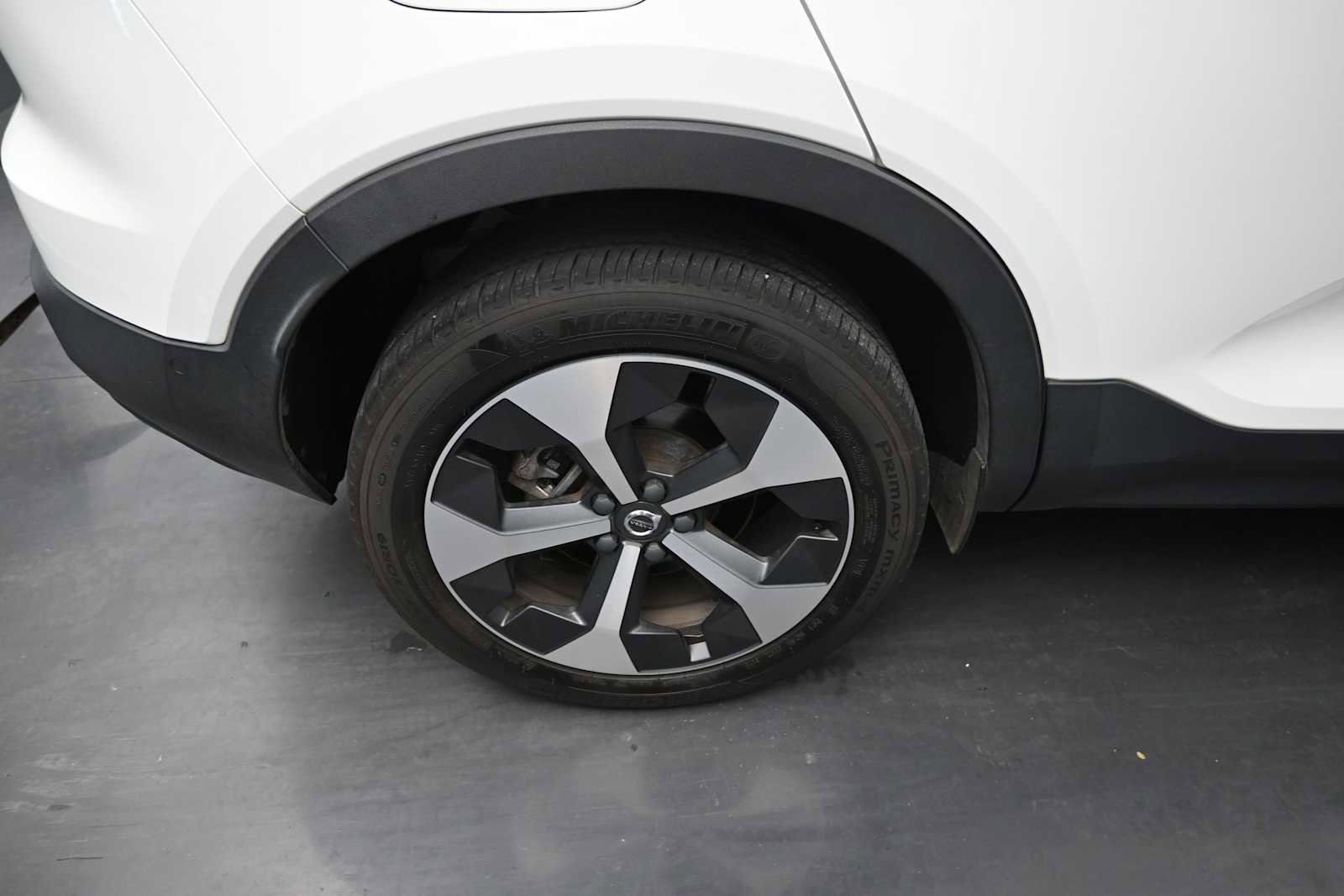 Used 2023 Volvo XC40 B4 Ultimate FWD image 10