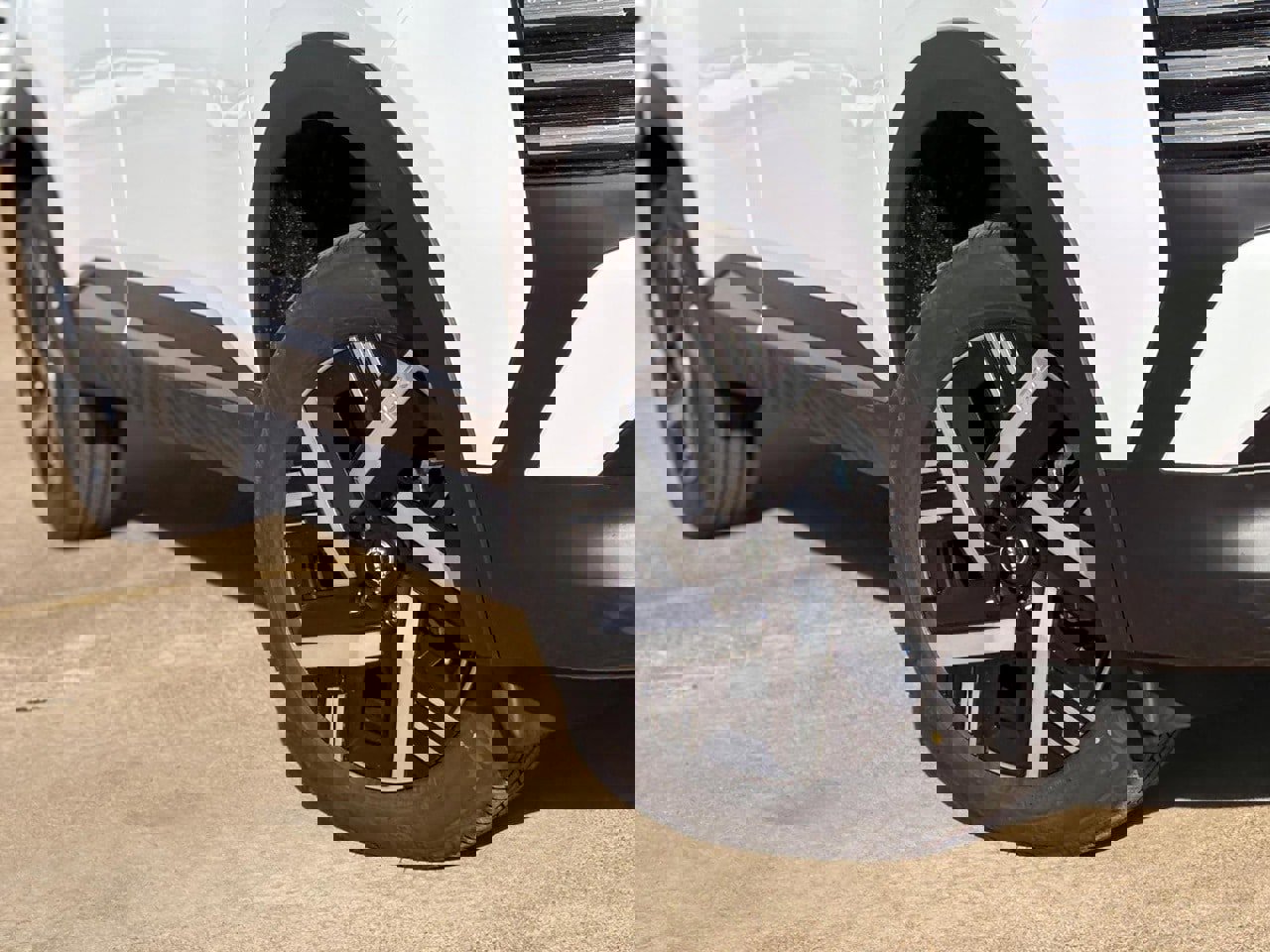 New 2026 Nissan Kicks SV image 4