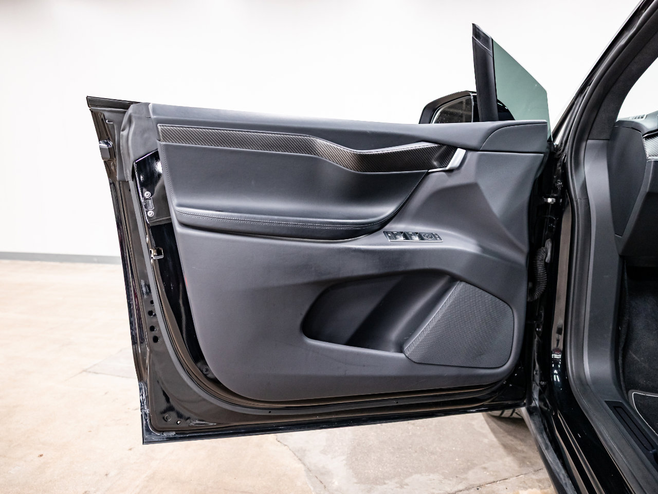 Used 2019 Tesla Model X P100D image 29