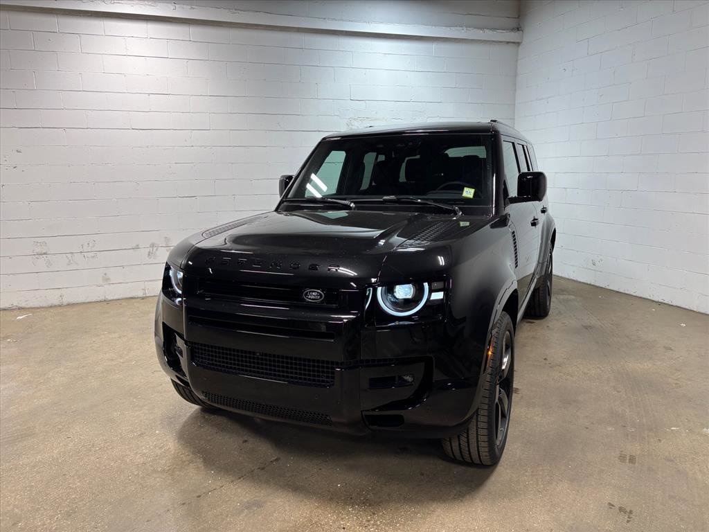 New 2026 Land Rover Defender 130 X-Dynamic SE image 2