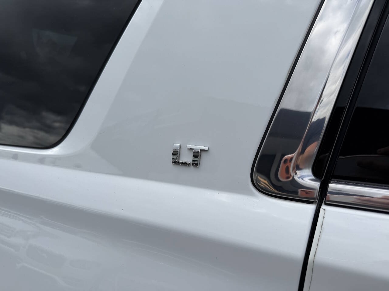 Used 2018 Chevrolet Tahoe LT w/ Luxury Package AWD/4WD image 12