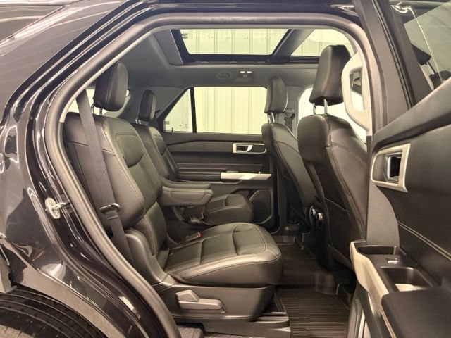 Used 2022 Ford Explorer XLT AWD/4WD image 9
