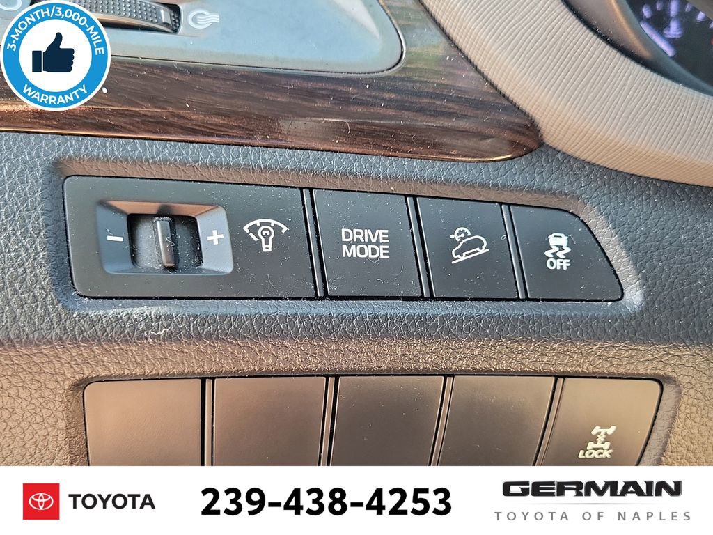 Used 2018 Hyundai Santa Fe Sport image 32