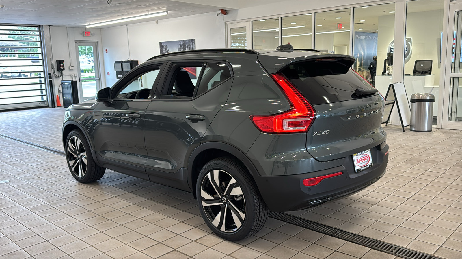 New 2026 Volvo XC40 B5 Ultra w/ Climate Package AWD/4WD image 7