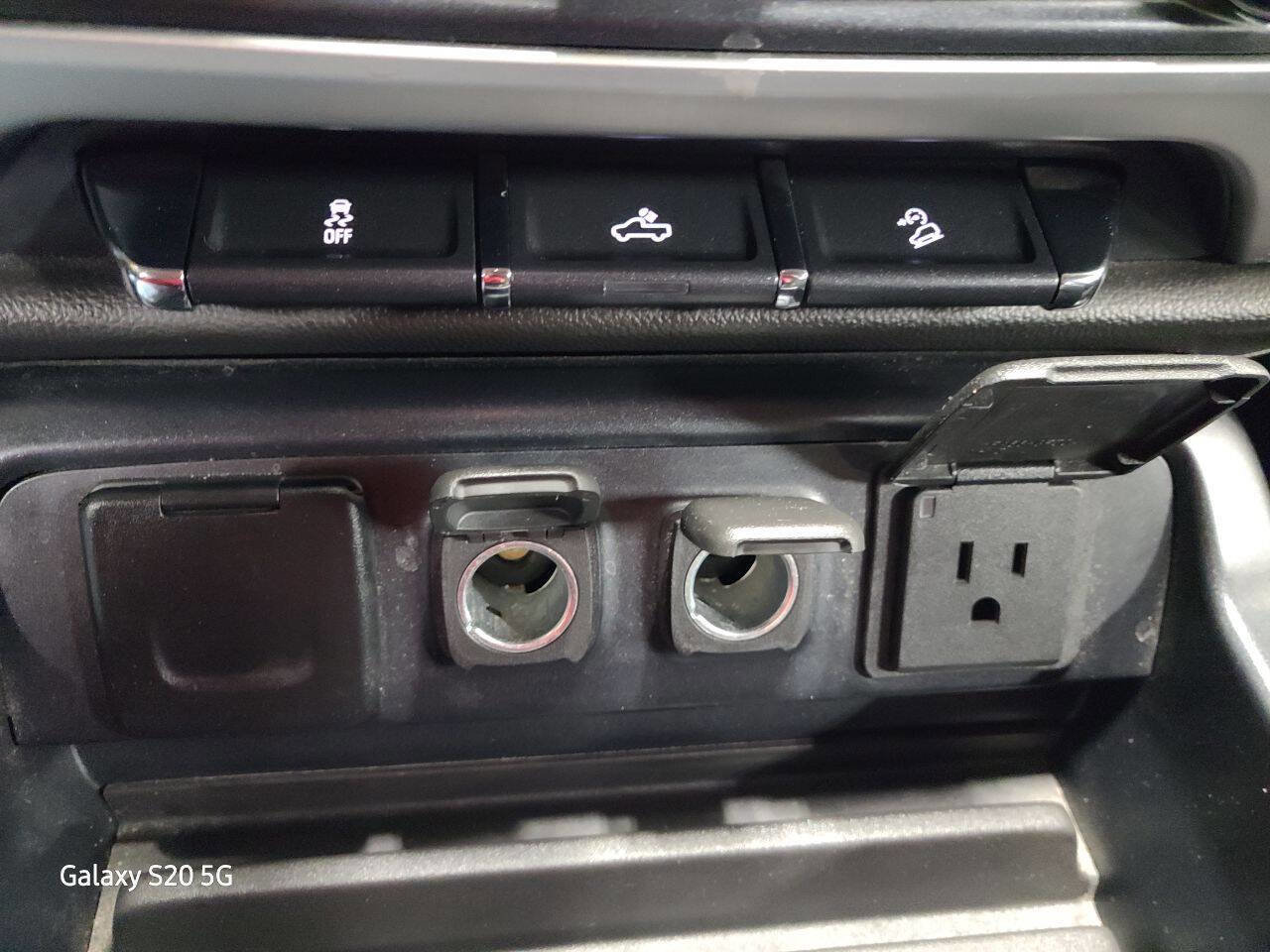 Used 2017 GMC Sierra 1500 SLE w/ SLE Value Package image 40