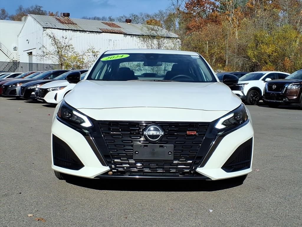 Used 2024 Nissan Altima 2.0 SR image 2