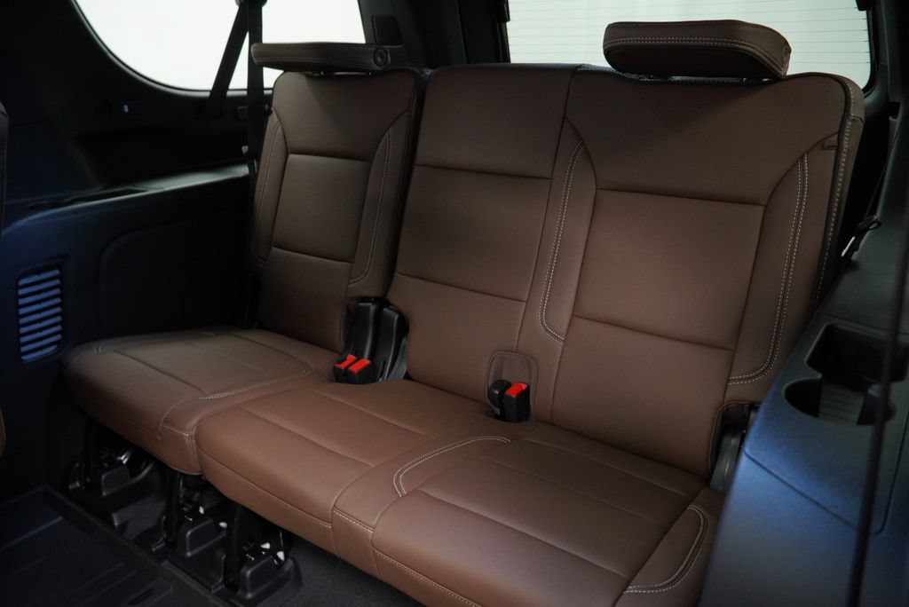 New 2026 Chevrolet Suburban High Country AWD/4WD image 14