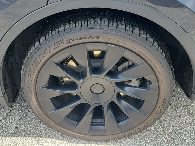 Used 2024 Tesla Model Y 2WD image 7