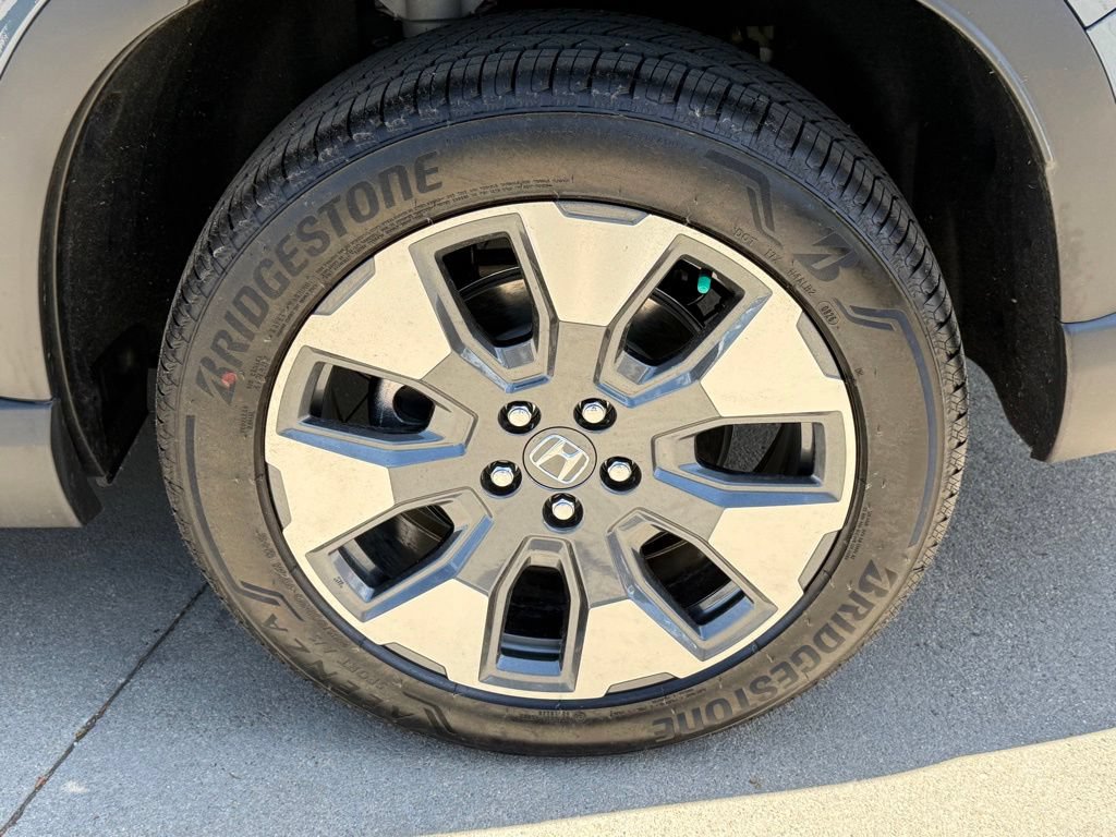 Certified 2026 Honda Pilot Touring image 12