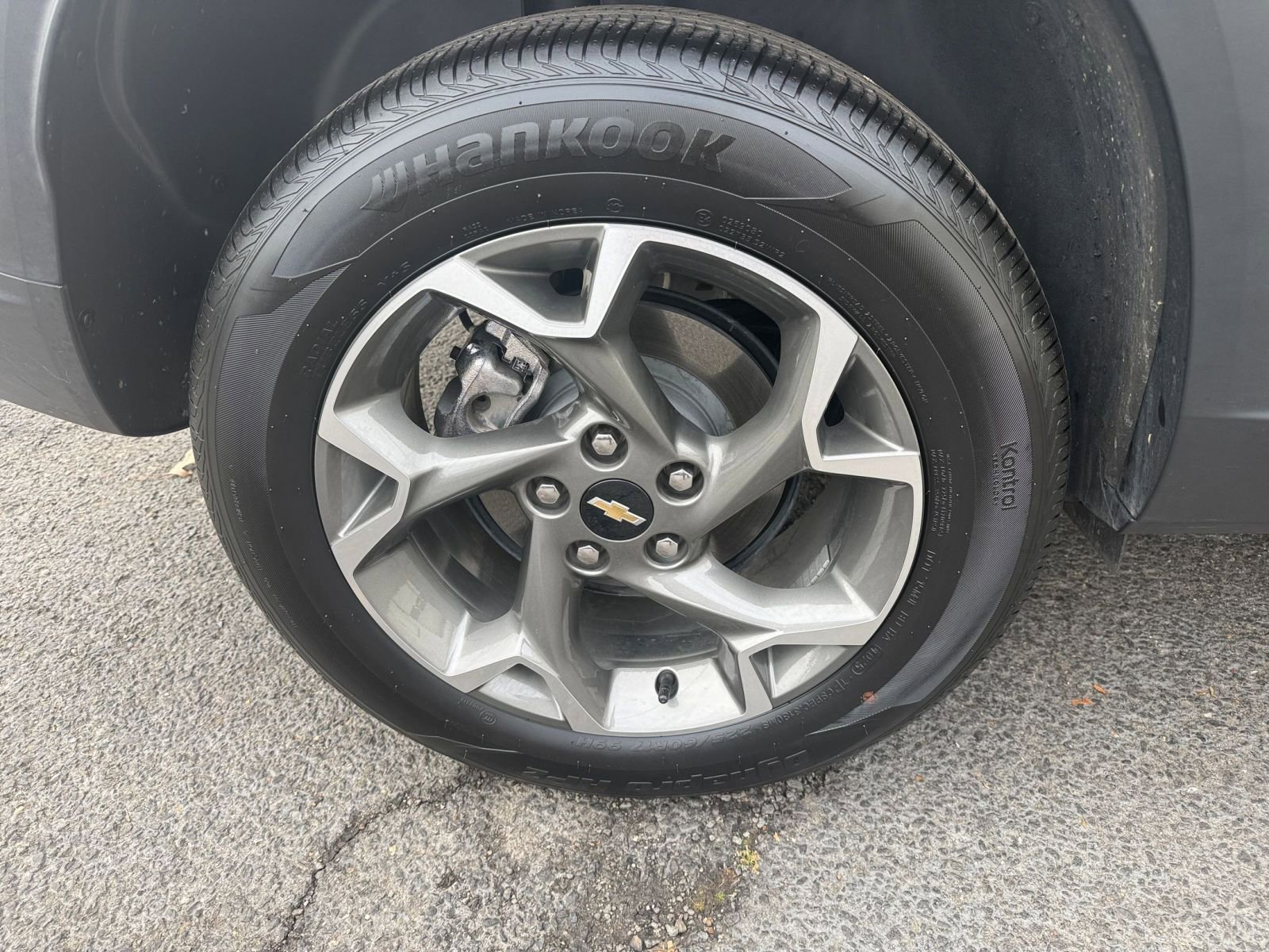 Used 2025 Chevrolet Trax LT w/ LT Convenience Package image 29