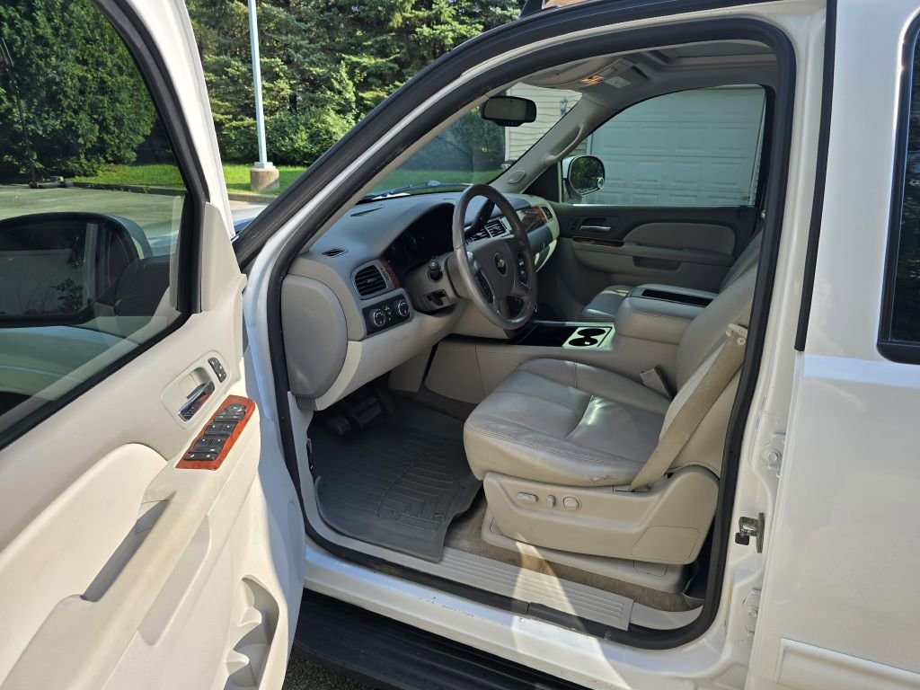 Used 2012 Chevrolet Suburban LT w/ Luxury Package image 10