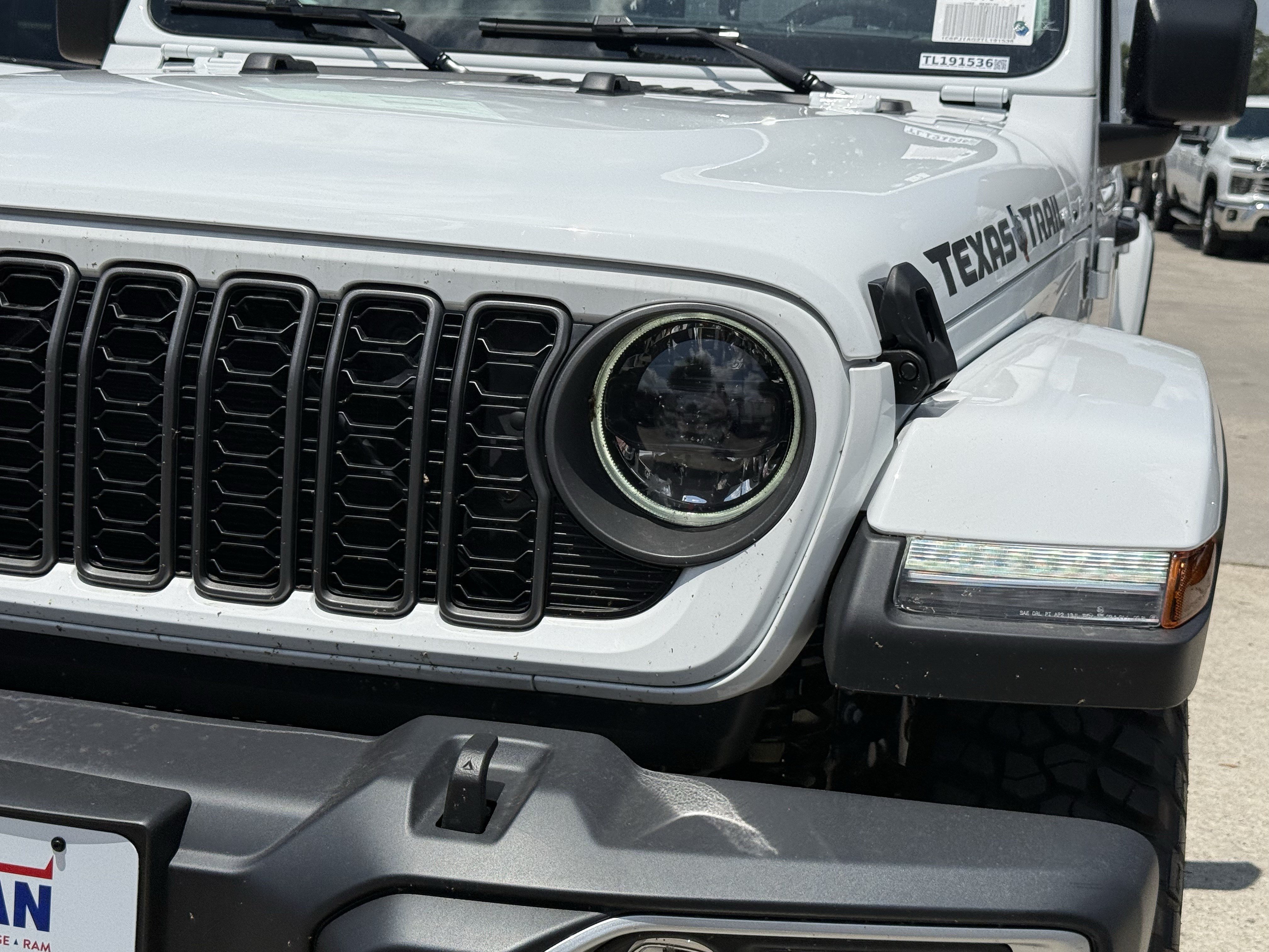 New 2026 Jeep Gladiator Sport AWD/4WD image 8