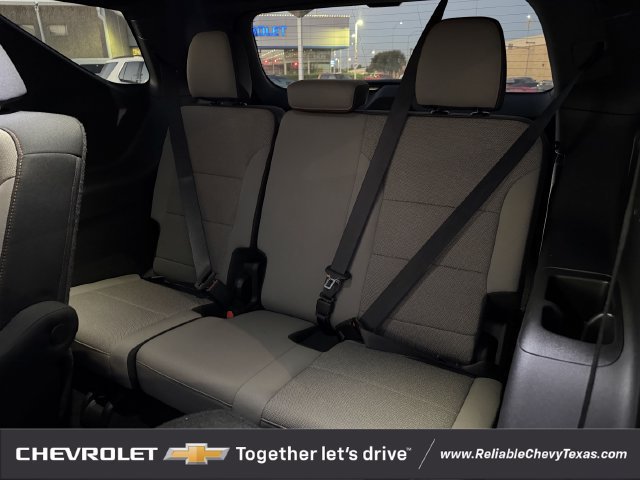 Used 2026 Chevrolet Traverse LT w/ Driver Confidence Package FWD image 32