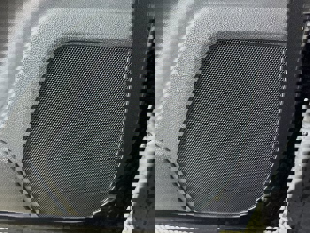 New 2025 Nissan Armada SL w/ Captain's Chari Seat Package image 17