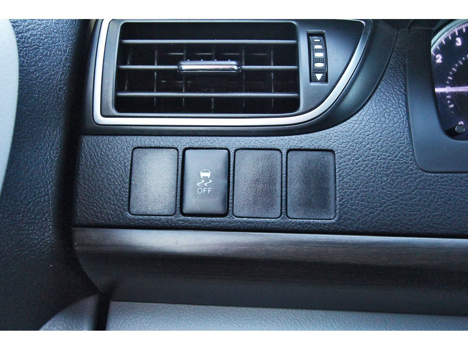 Used 2016 Toyota Camry LE image 18