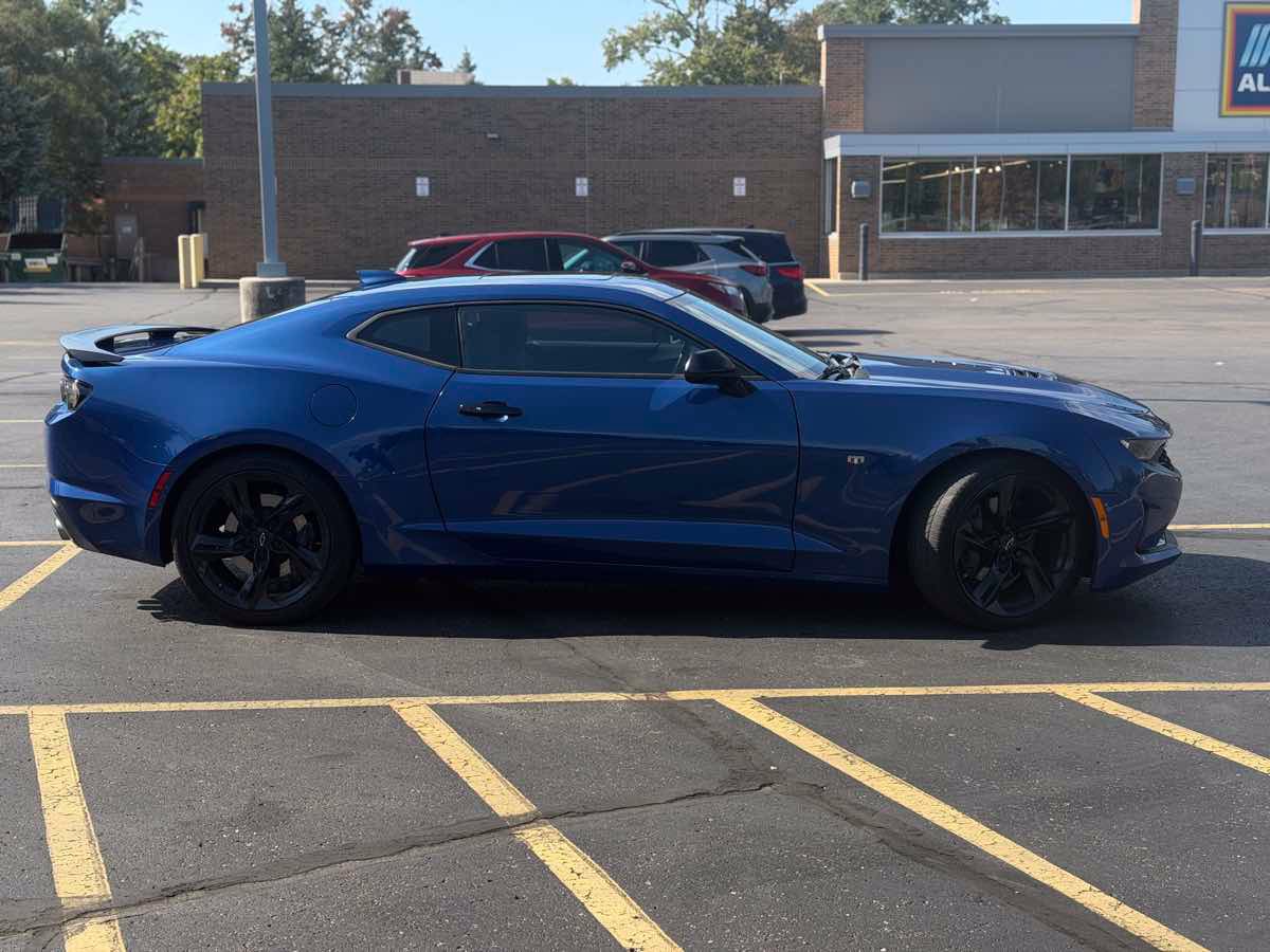 Used 2021 Chevrolet Camaro SS RWD image 4