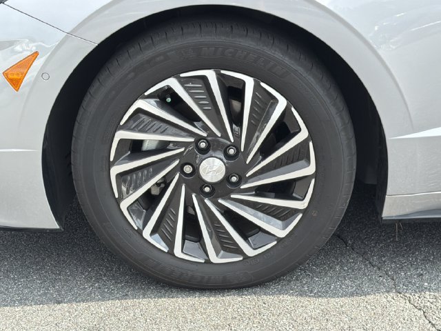 Certified 2023 Hyundai Sonata Limited FWD image 15