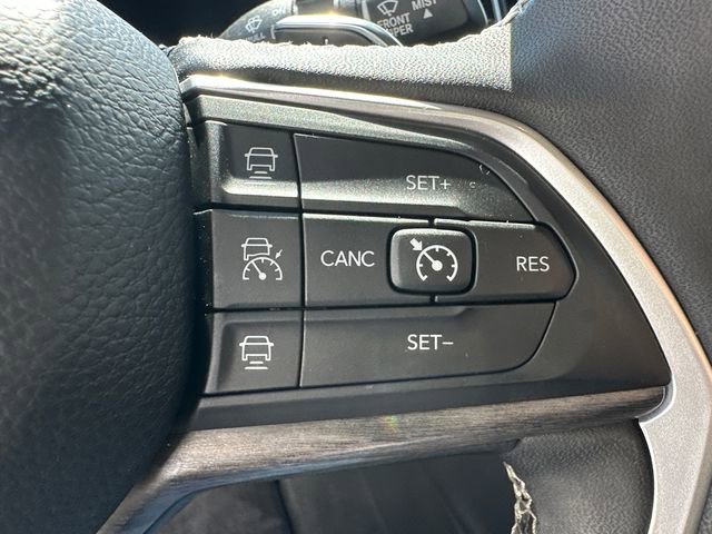 Used 2024 Jeep Grand Cherokee Limited image 31