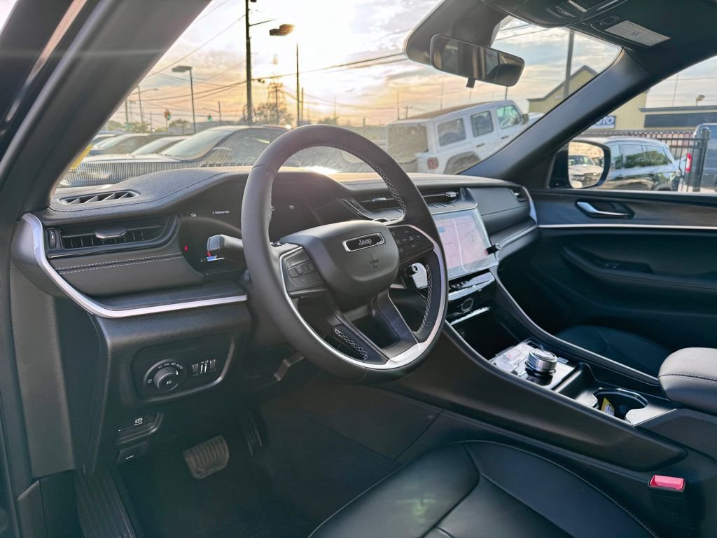 New 2026 Jeep Grand Cherokee Limited AWD/4WD image 12