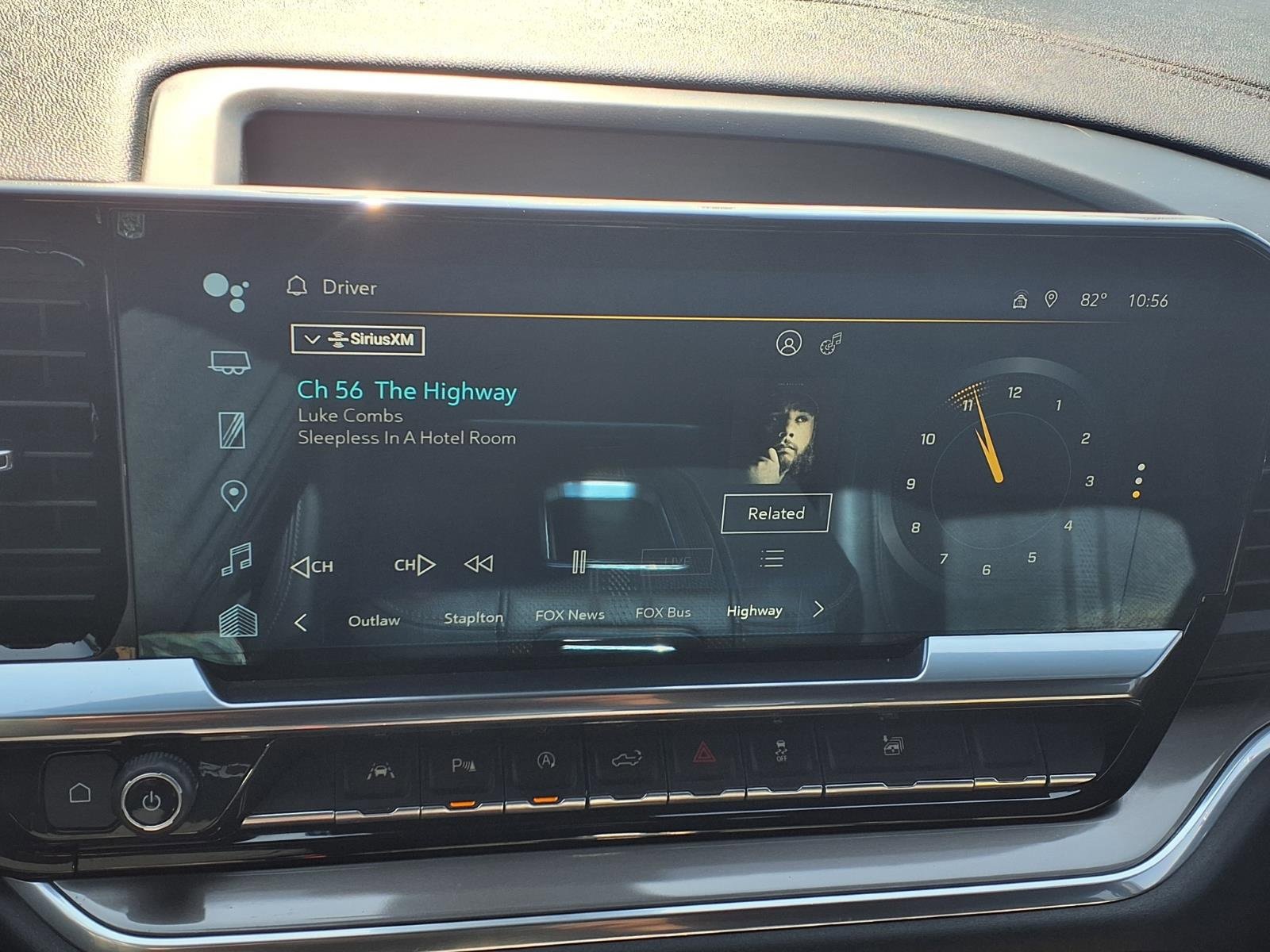 Used 2022 Chevrolet Silverado 1500 High Country w/ High Country Premium Package image 4