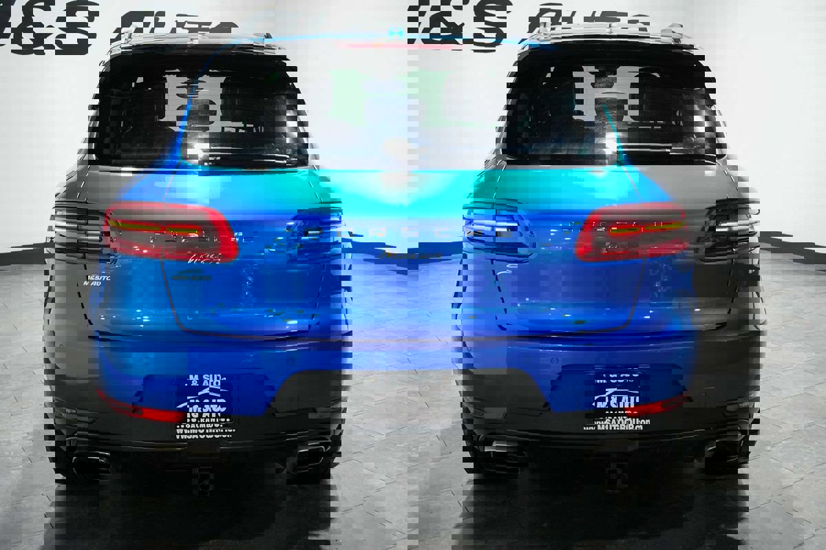 Used 2018 Porsche Macan AWD/4WD image 4