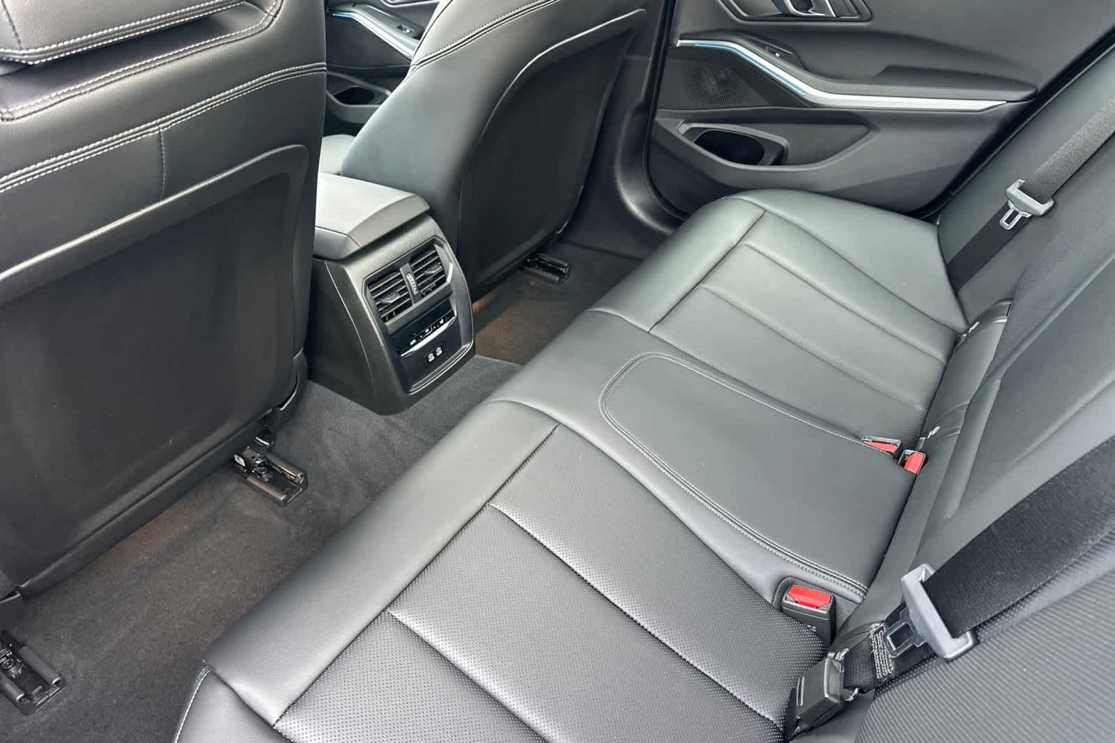 Used 2024 BMW 330i Sedan w/ Convenience Package image 4