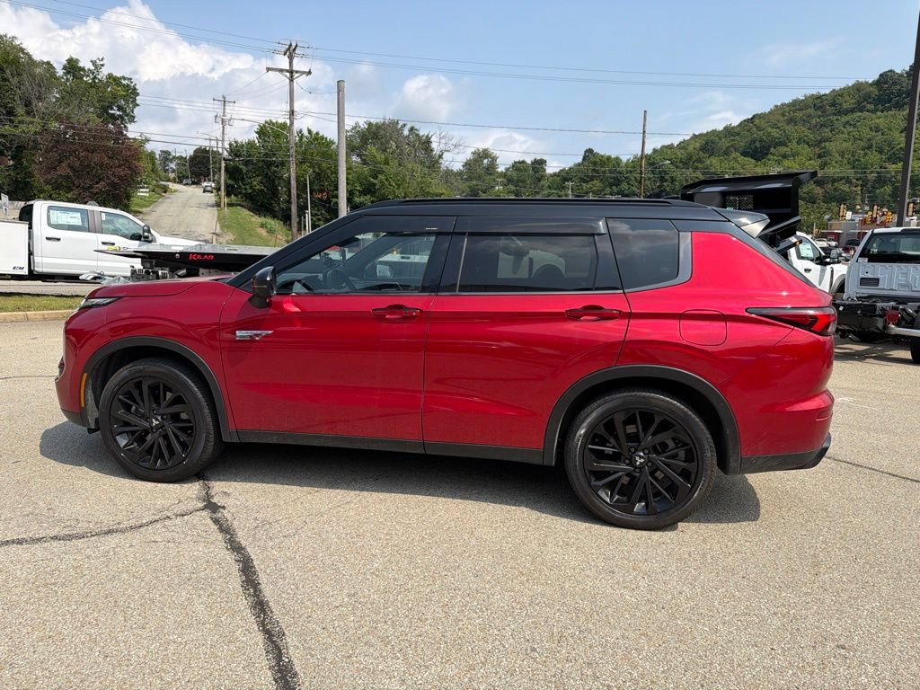 Used 2025 Mitsubishi Outlander SEL Black Edition AWD/4WD image 4