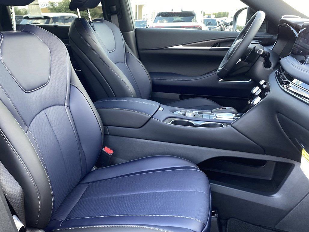 New 2026 INFINITI QX60 Sport w/ Dark Cargo Package image 26