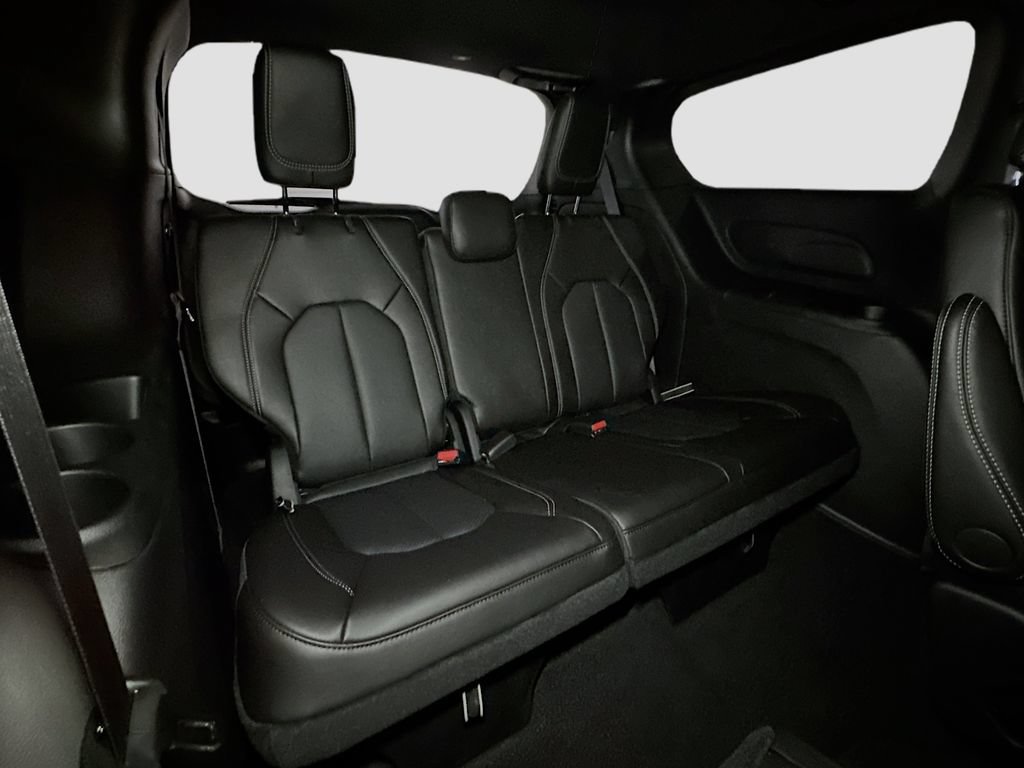 New 2027 Chrysler Pacifica Select FWD image 33