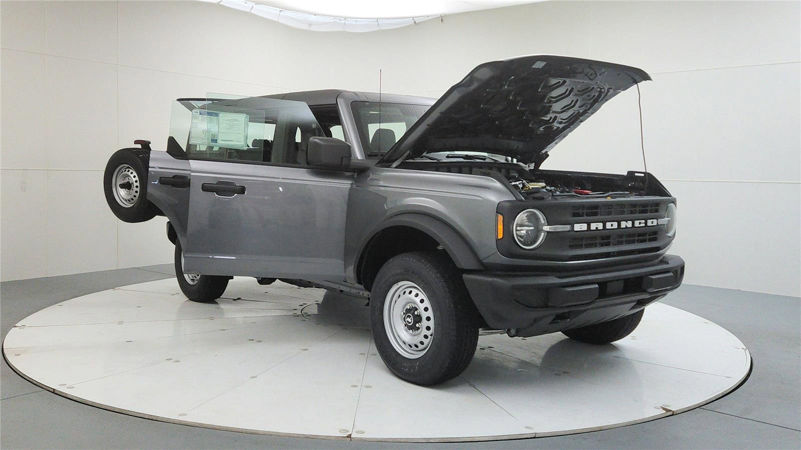 New 2025 Ford Bronco 4-Door image 10