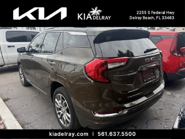 Used 2024 GMC Terrain Denali w/ Denali Premium Package AWD/4WD image 8