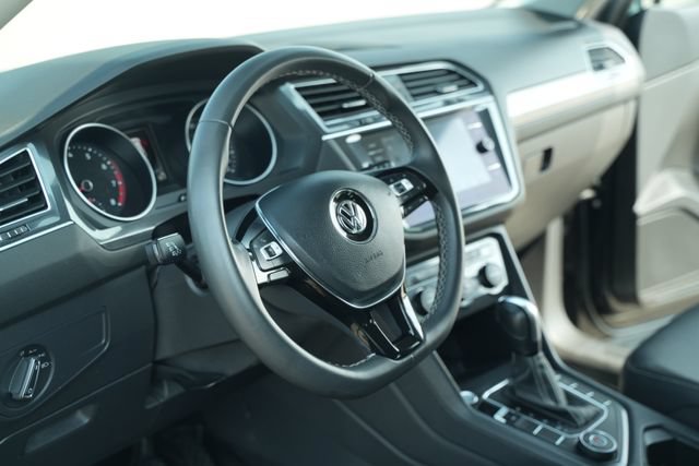 Used 2021 Volkswagen Tiguan SE AWD/4WD image 27