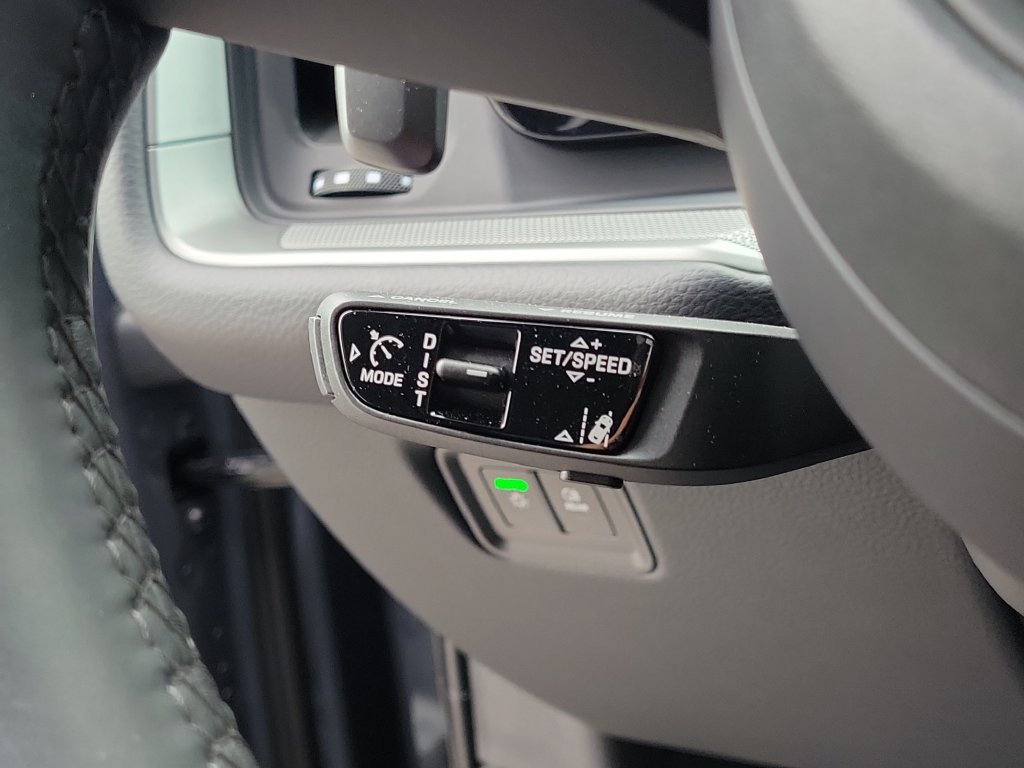 Certified 2026 Porsche Cayenne AWD/4WD image 36