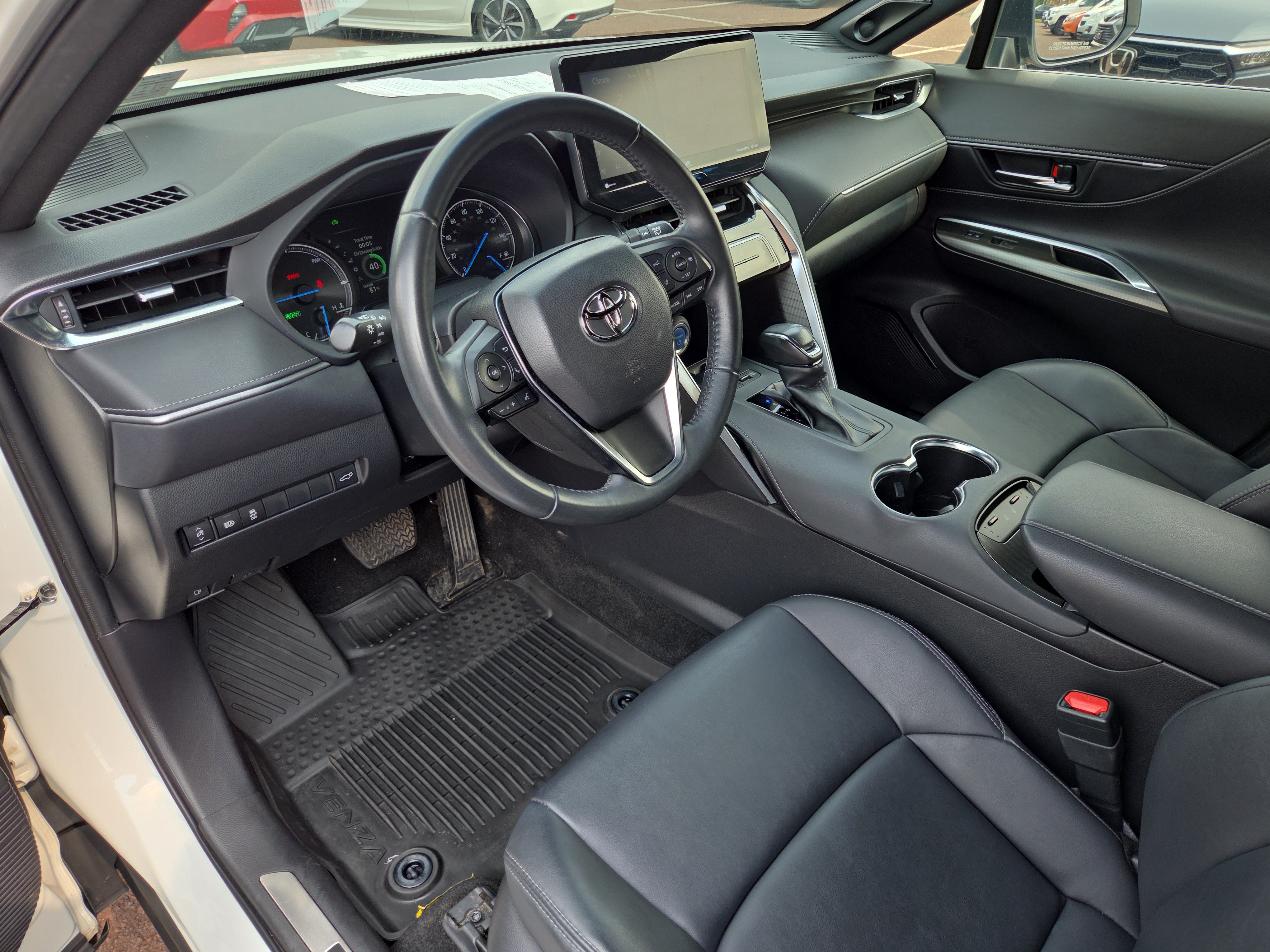 Certified 2022 Toyota Venza XLE AWD/4WD image 15