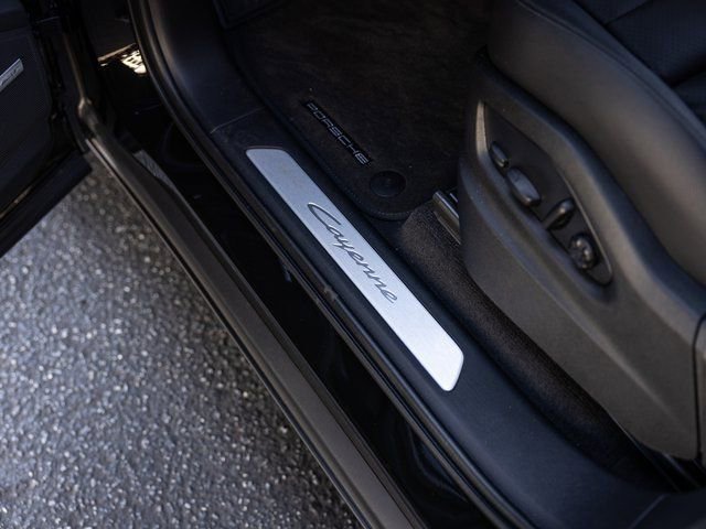 Certified 2025 Porsche Cayenne image 39