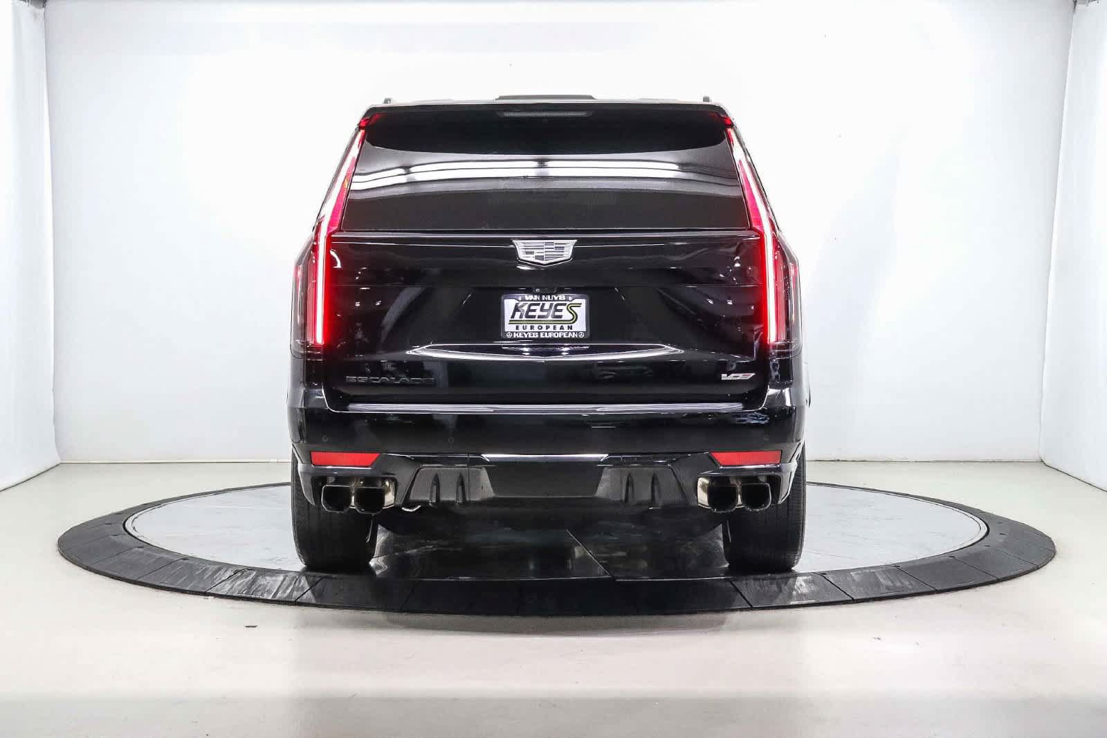Used 2023 Cadillac Escalade V w/ LPO, ONYX Package AWD/4WD image 3