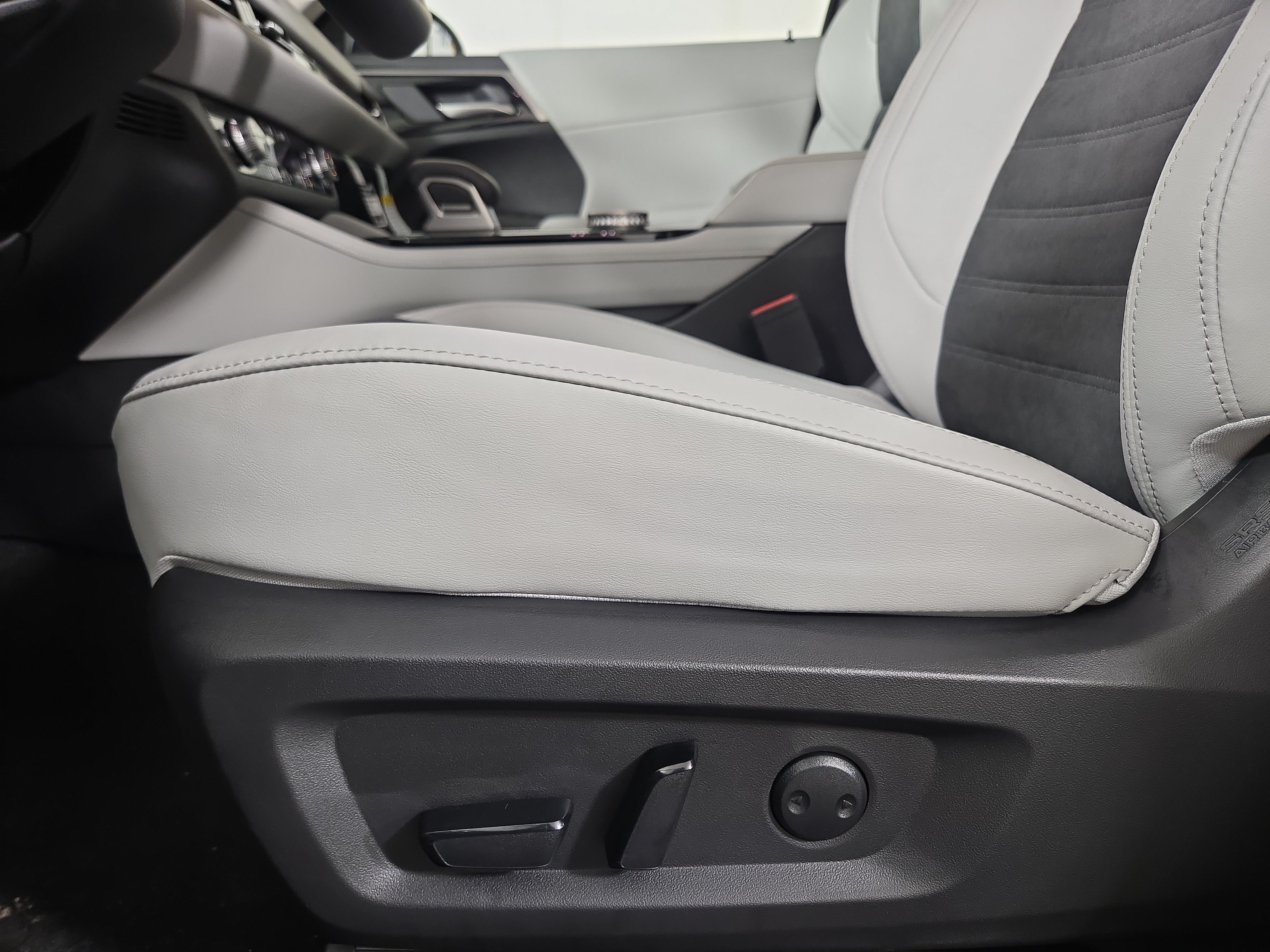 New 2026 Mitsubishi Outlander SE AWD/4WD image 31
