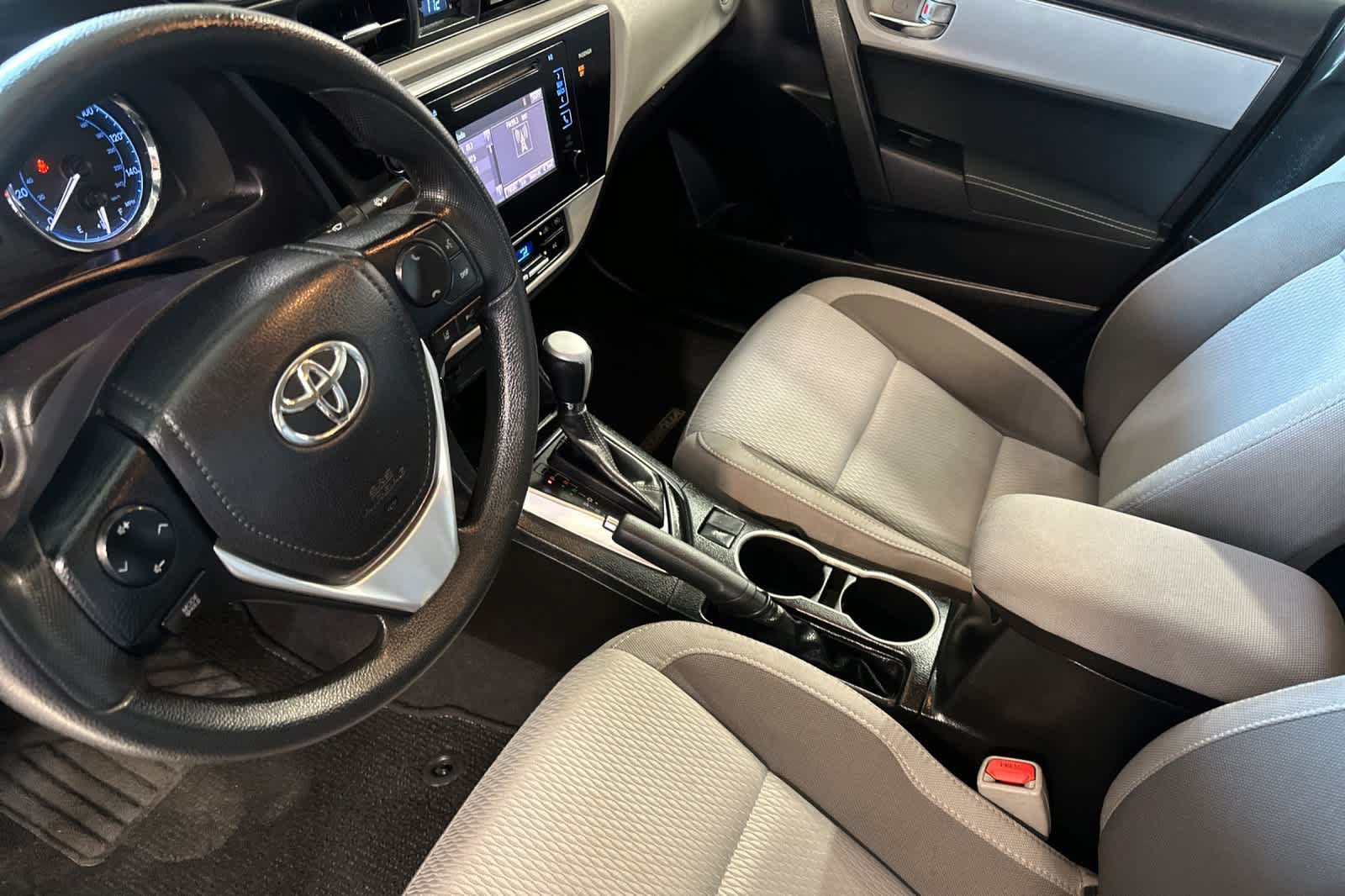 Used 2017 Toyota Corolla LE w/ Carpet Mat Package (TMS) FWD image 12