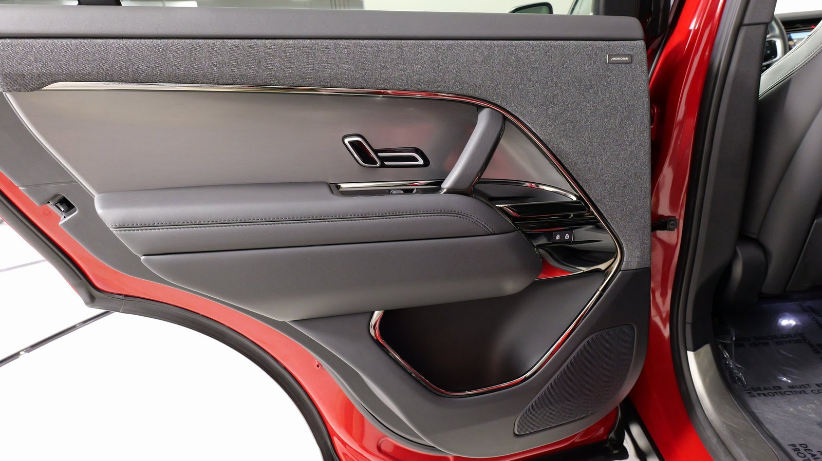 Used 2023 Land Rover Range Rover Sport SE image 34