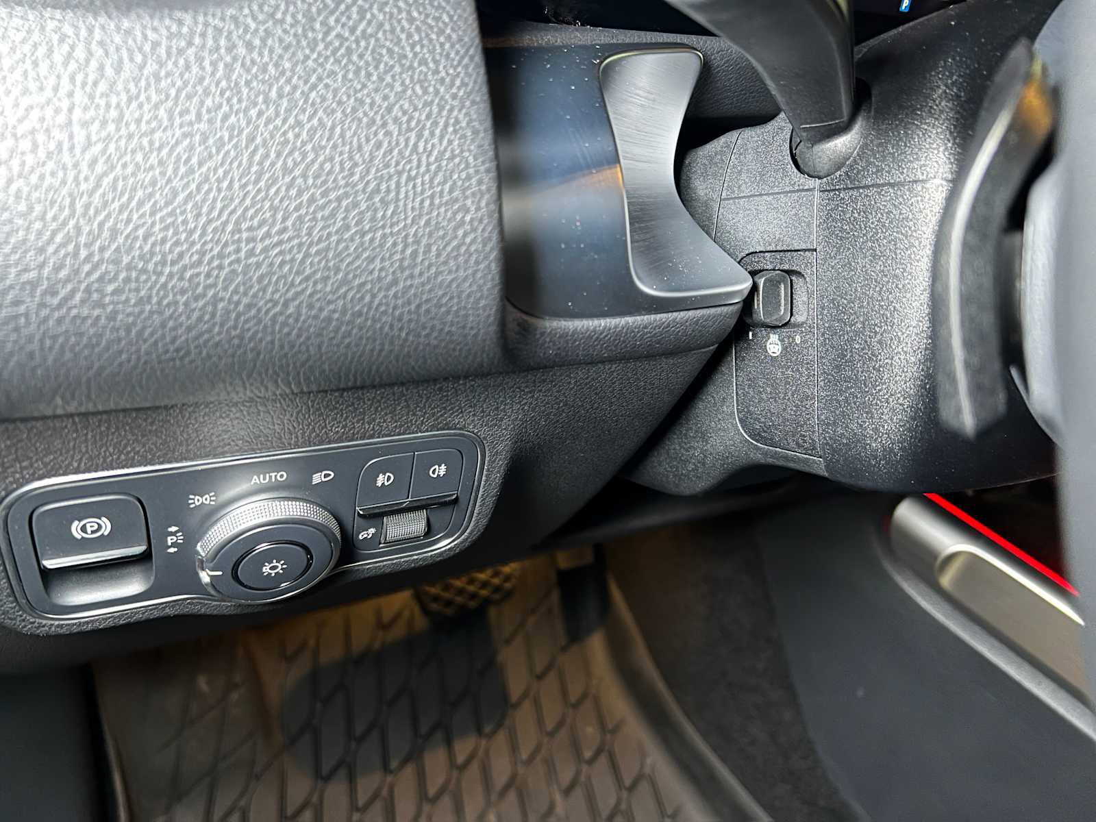 Certified 2025 Mercedes-Benz GLB 250 4MATIC image 25