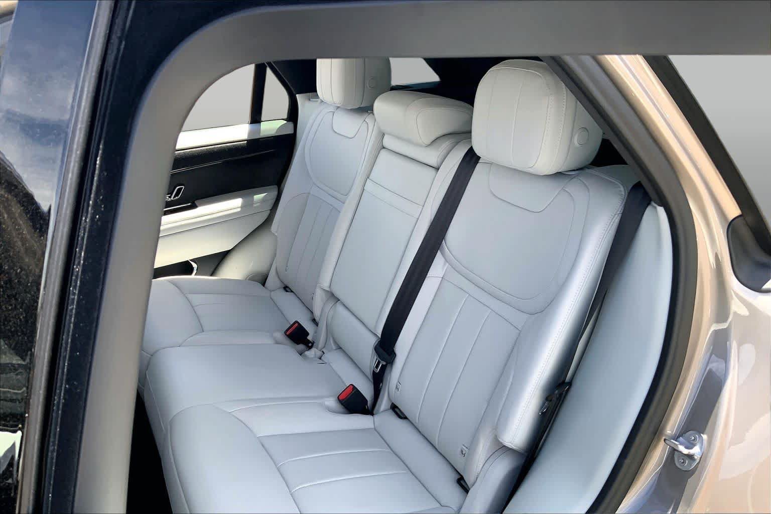 Used 2023 Land Rover Range Rover Sport SE AWD/4WD image 16