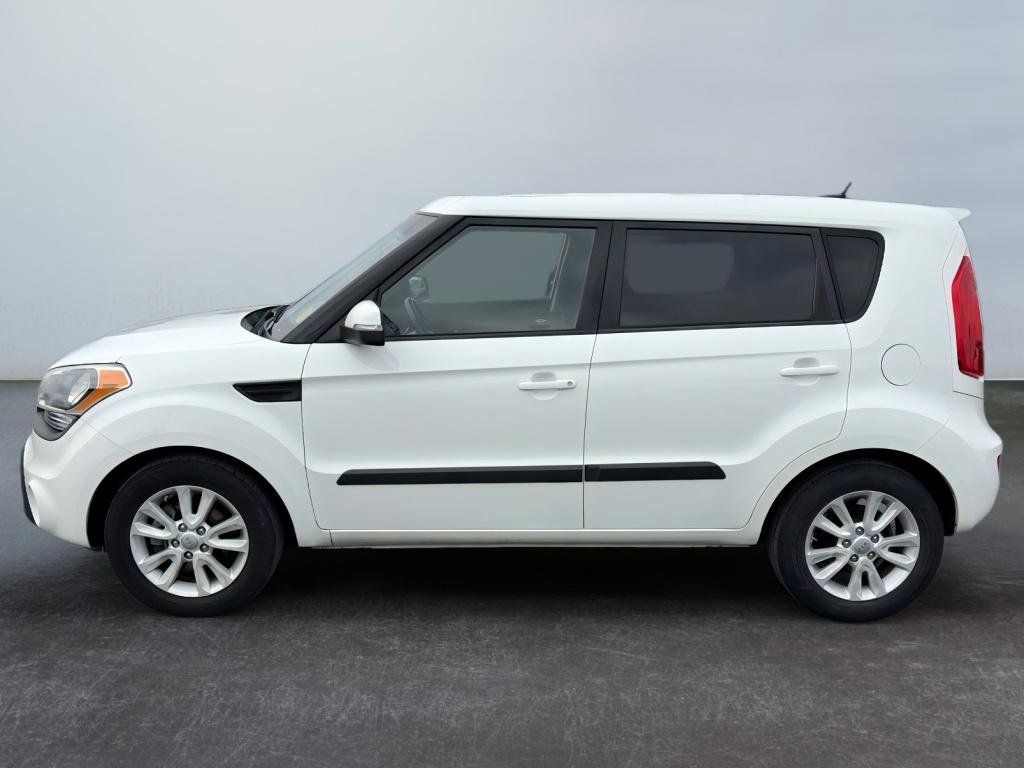 Used 2013 Kia Soul + w/ Audio Pkg image 2
