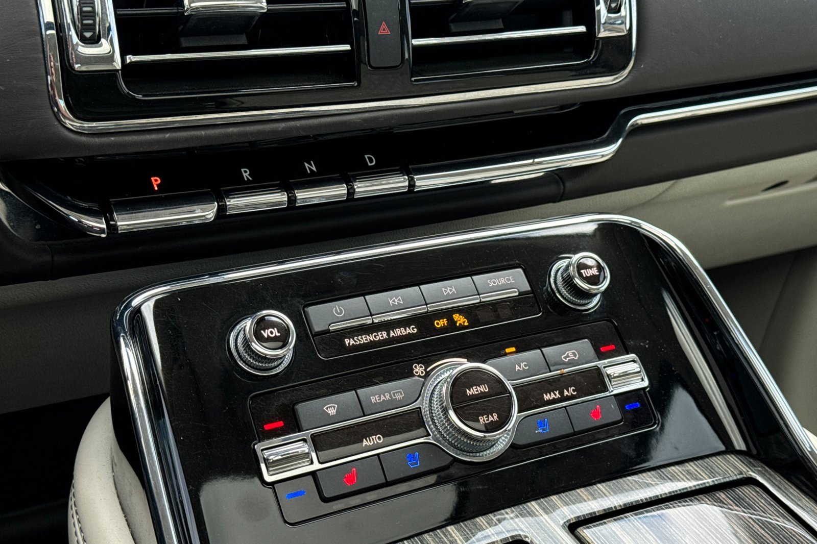 Used 2021 Lincoln Navigator Black Label w/ Cargo Convenience Package image 21