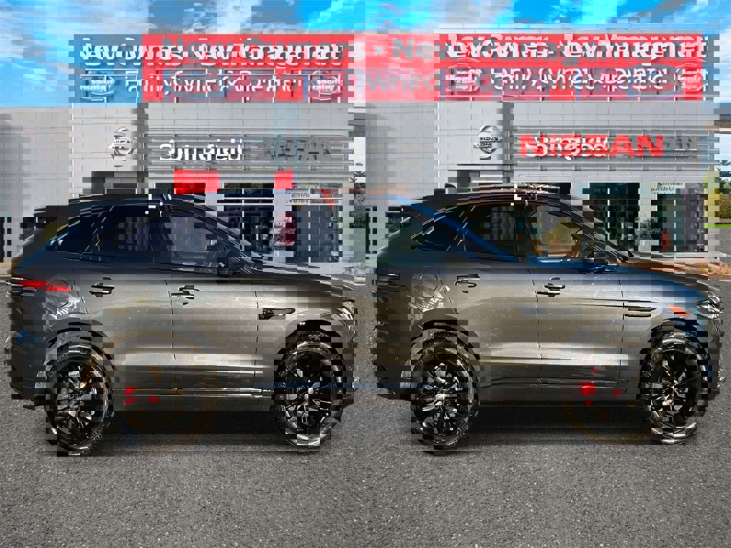 Used 2021 Jaguar F-PACE R-Dynamic S image 4