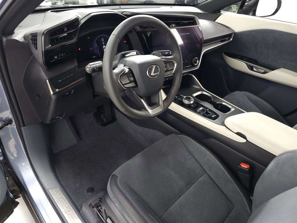 Used 2024 Lexus RZ 300e Premium image 14