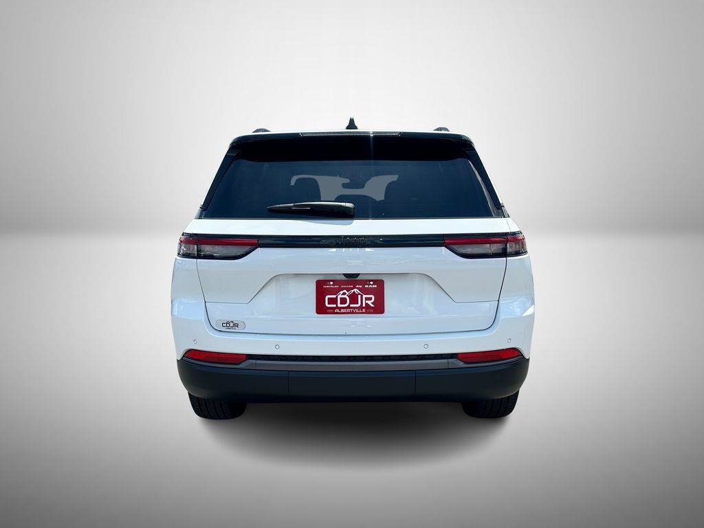 New 2026 Jeep Grand Cherokee Limited w/ Limited Altitude Package RWD image 9
