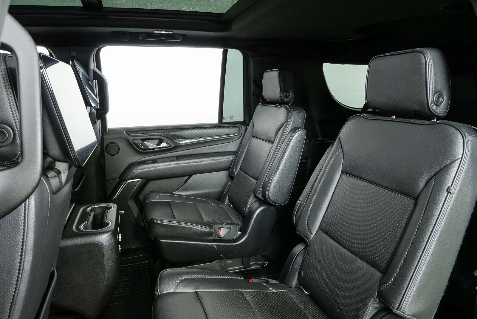 Used 2022 GMC Yukon XL Denali w/ Denali Ultimate Package AWD/4WD image 18