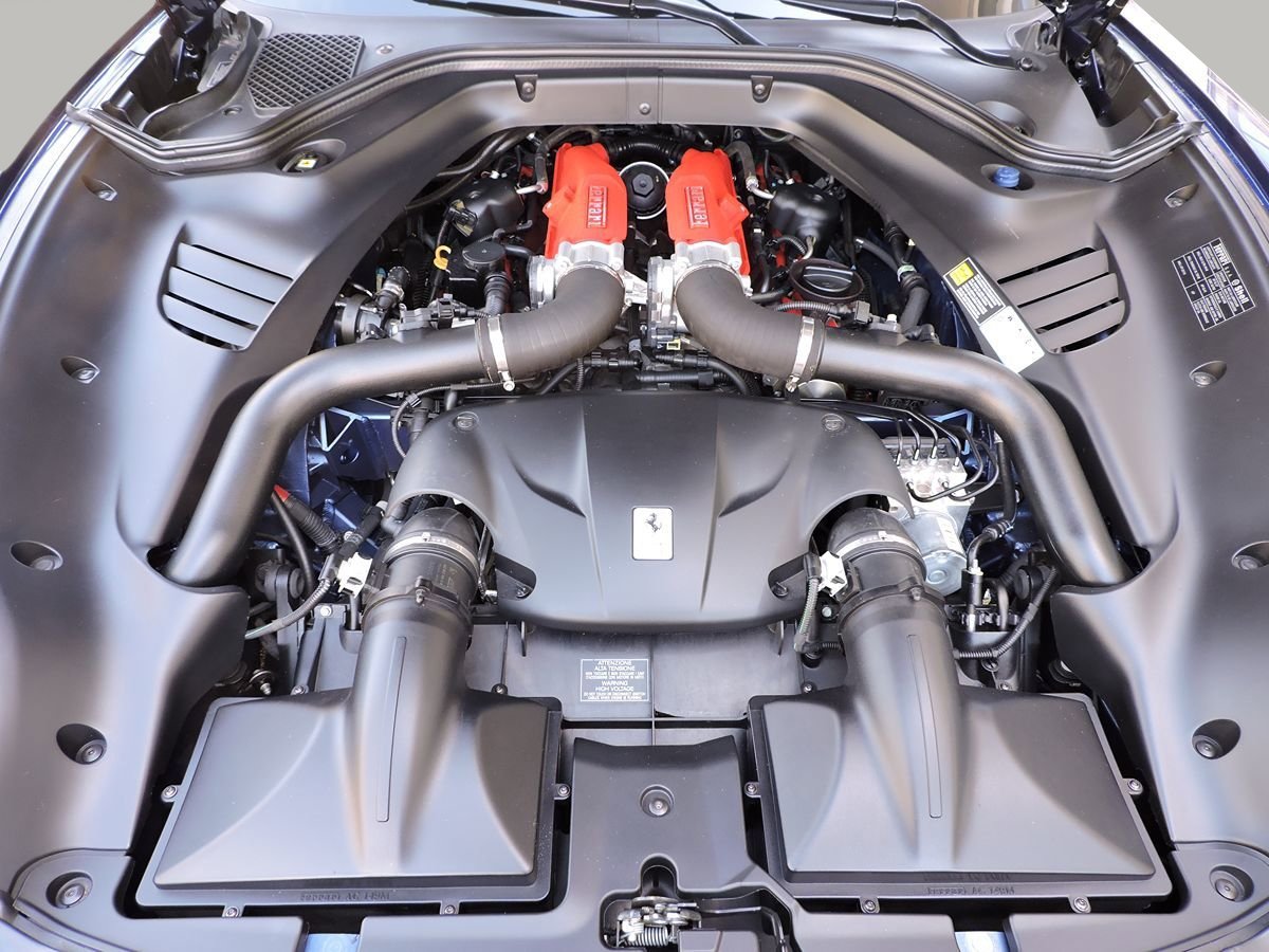 Used 2017 Ferrari California T image 13